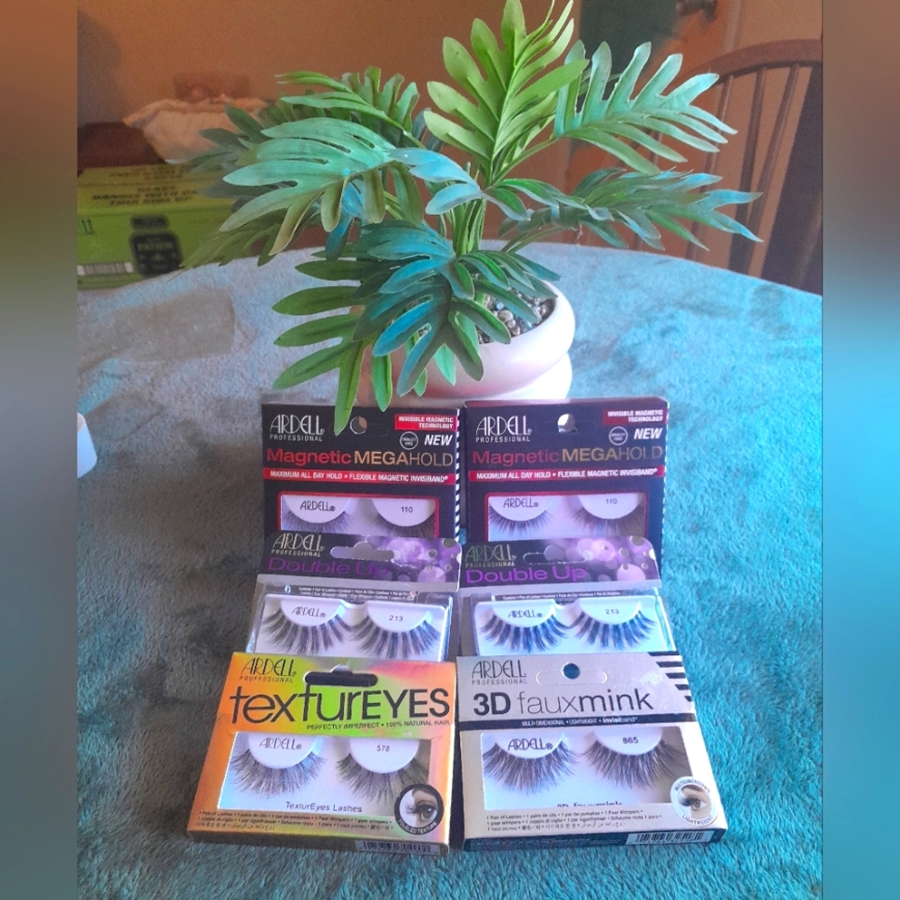 NEW! NIB 6 PAIR OF ARDELL LASHES